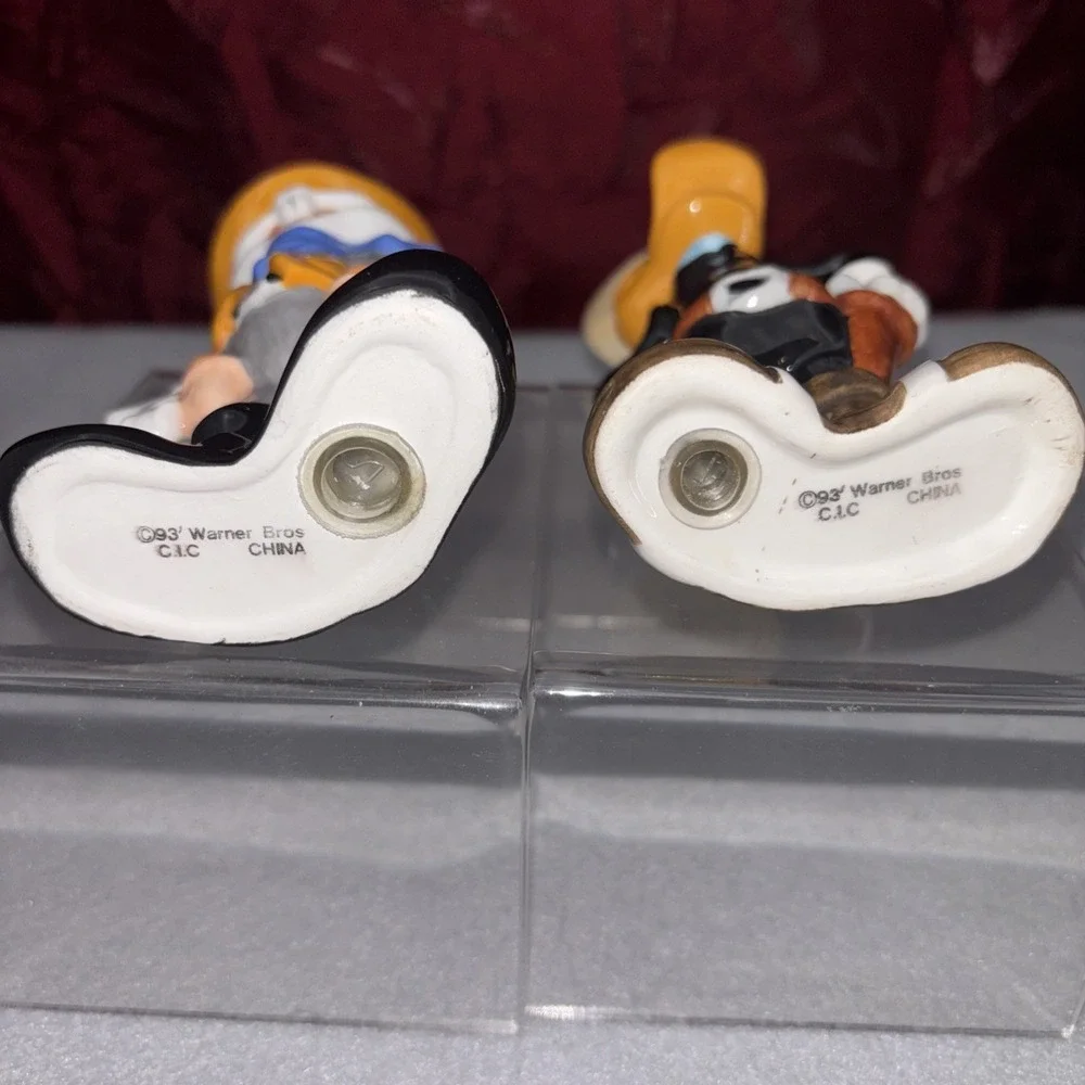 Vintage 1993 Cowboy Daffy Duck And Bugs Bunny‎ Looney Tunes Salt And Pepper Set
